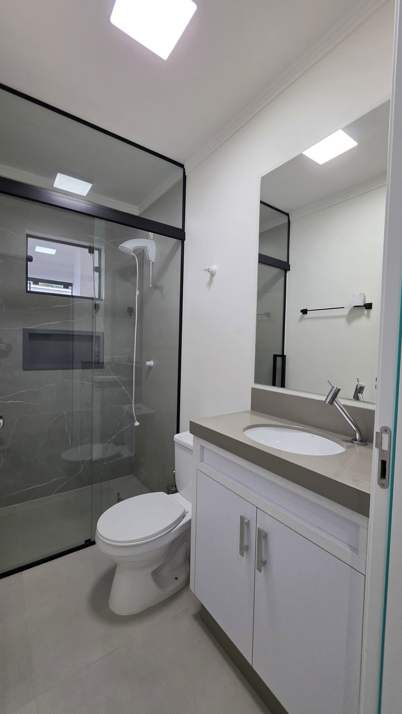 Apartamento de 2 quartos com 1 suíte e 70 m² em Bal. Piçarras
