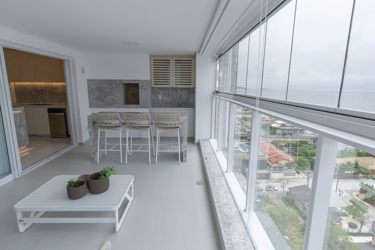 Apartamento de 3 quartos com 3 suítes e 145 m² em Bal. Piçarras