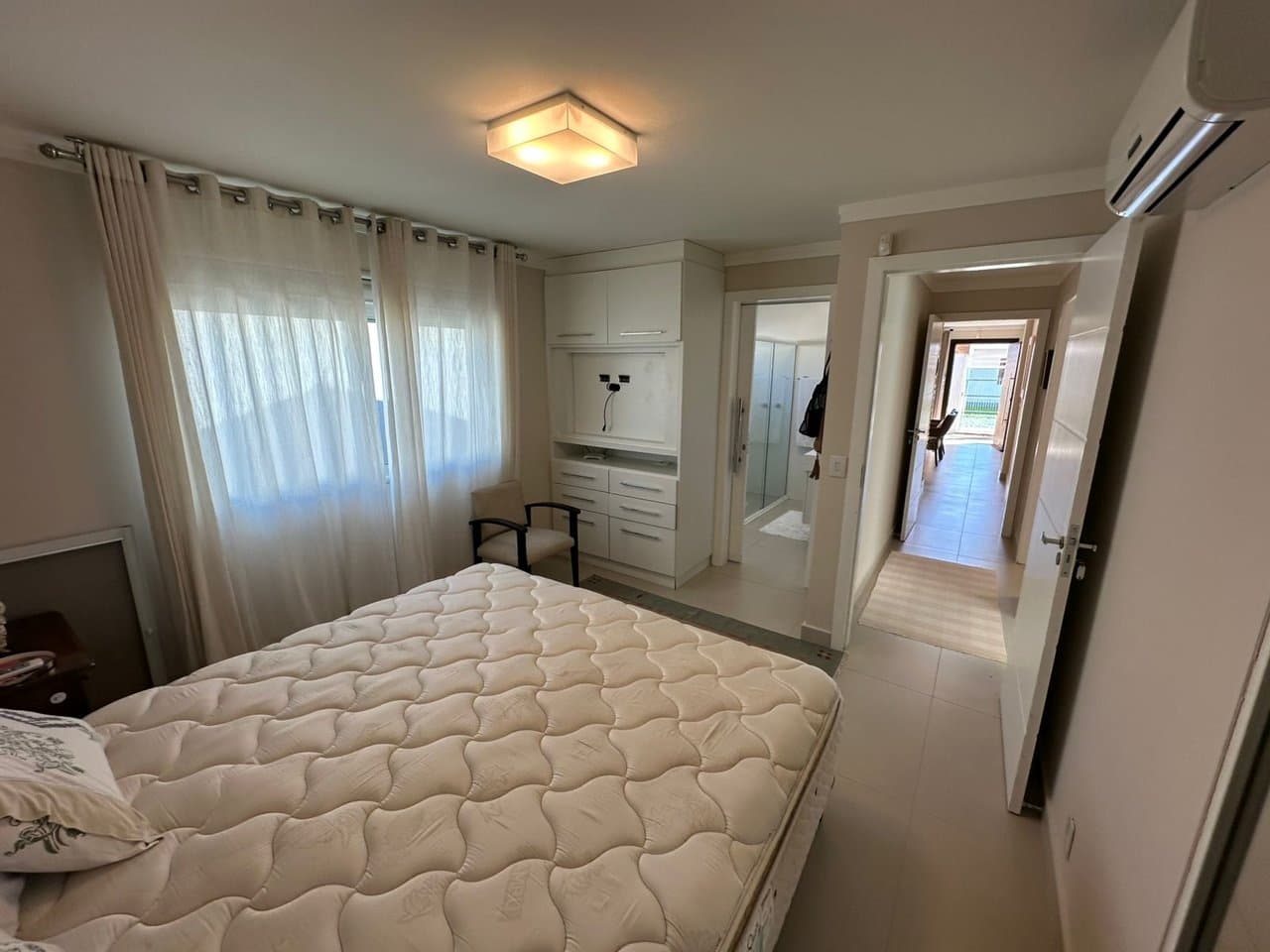 Casa de 3 quartos com 3 suítes e 180 m² em Bal. Piçarras