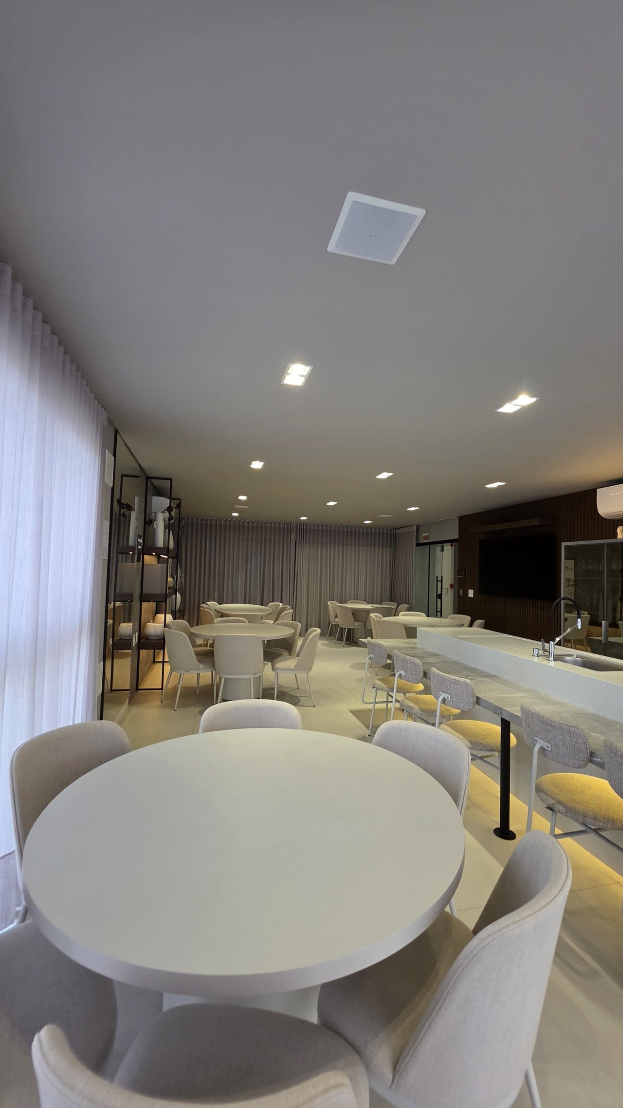 Apartamento de 3 quartos com 3 suítes e 141 m² em Bal. Piçarras