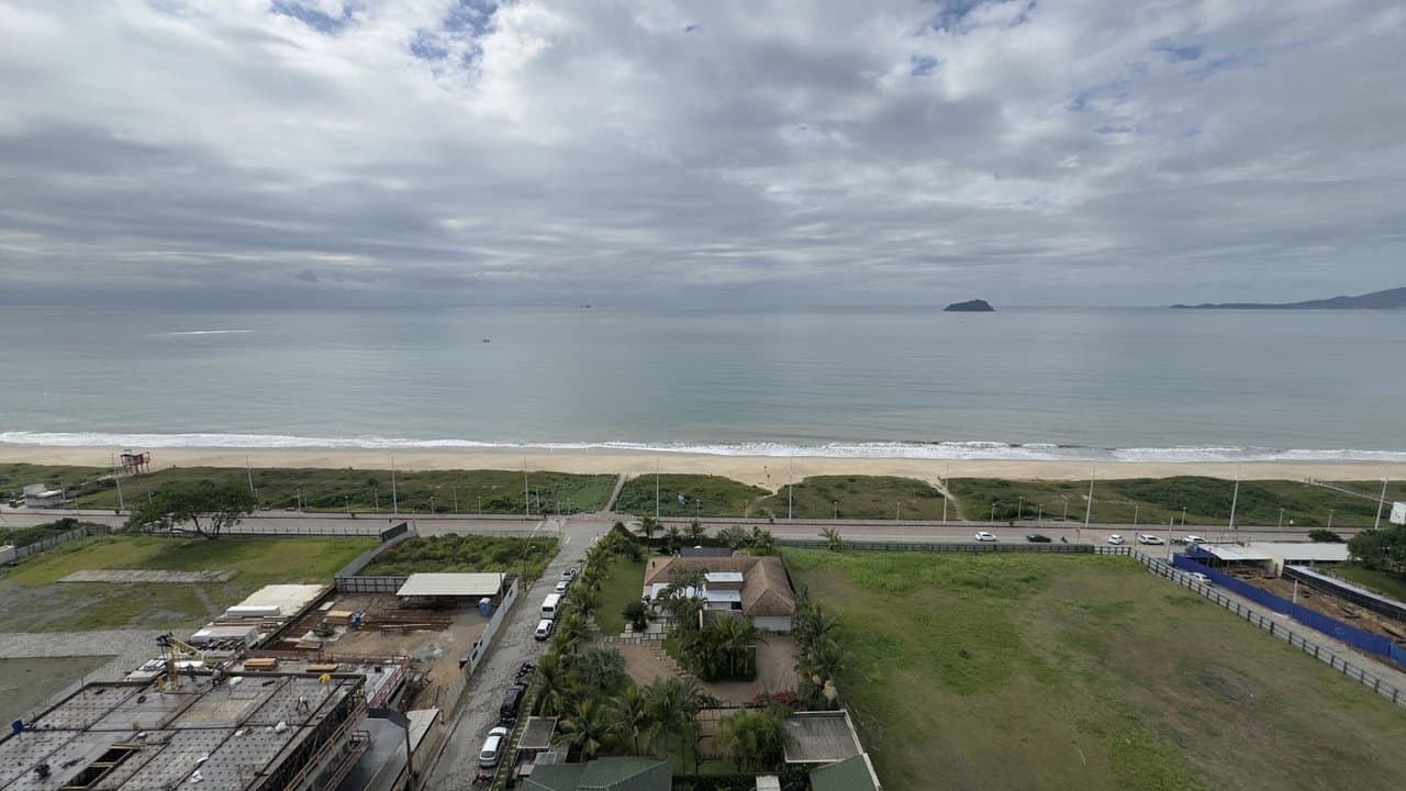 Apartamento de 3 quartos com 3 suítes e 128 m² em Bal. Piçarras
