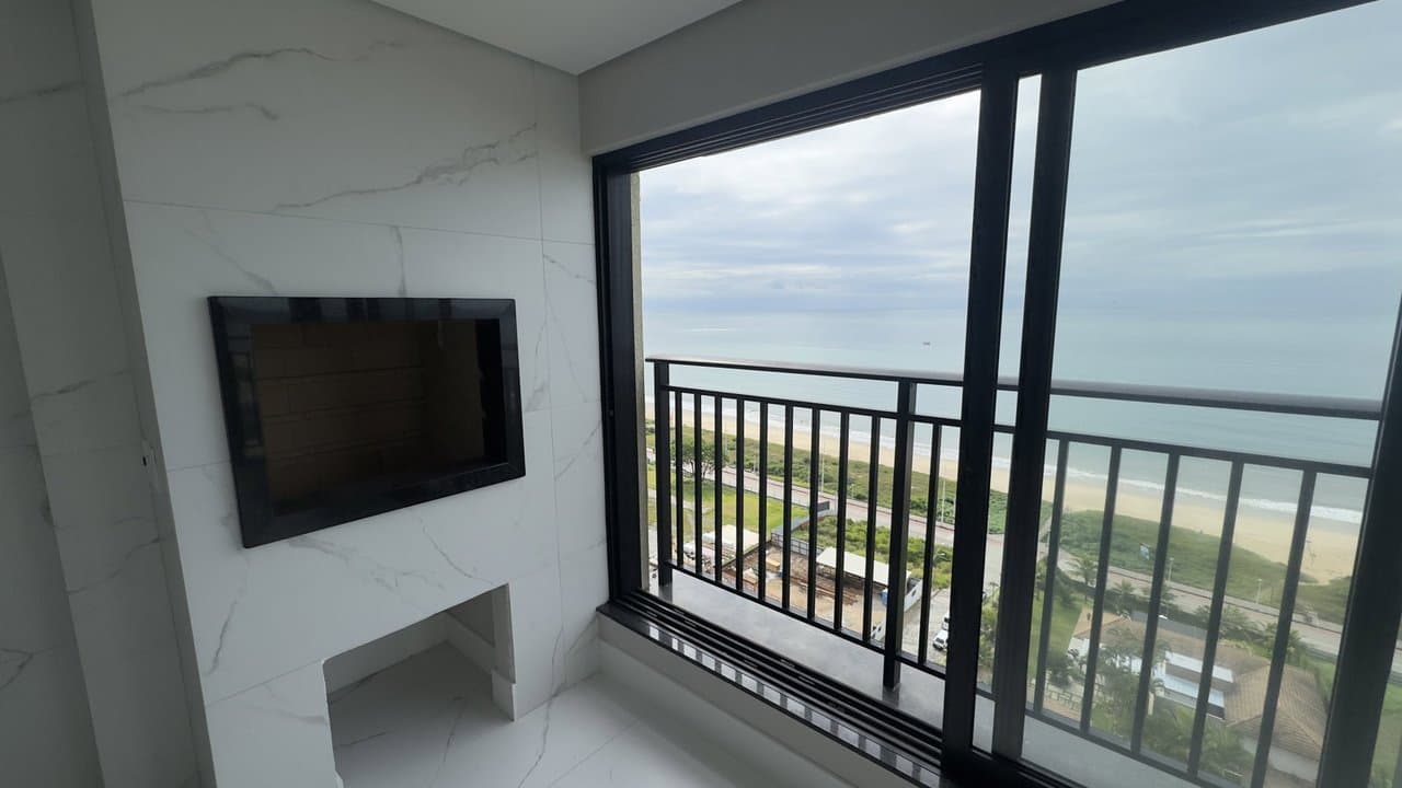 Apartamento de 3 quartos com 3 suítes e 128 m² em Bal. Piçarras