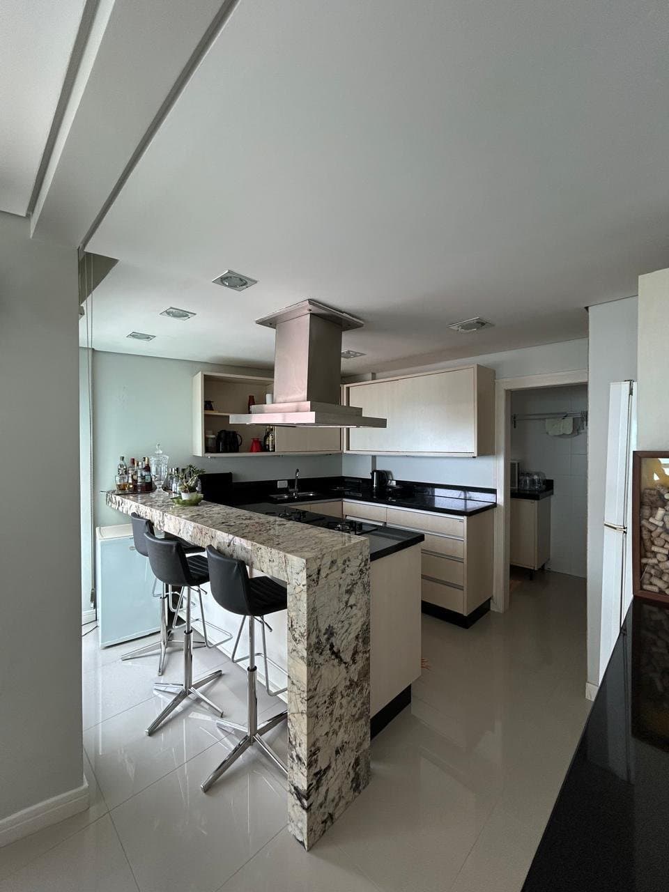 Apartamento de 3 quartos com 1 suíte e 160 m² em Bal. Piçarras