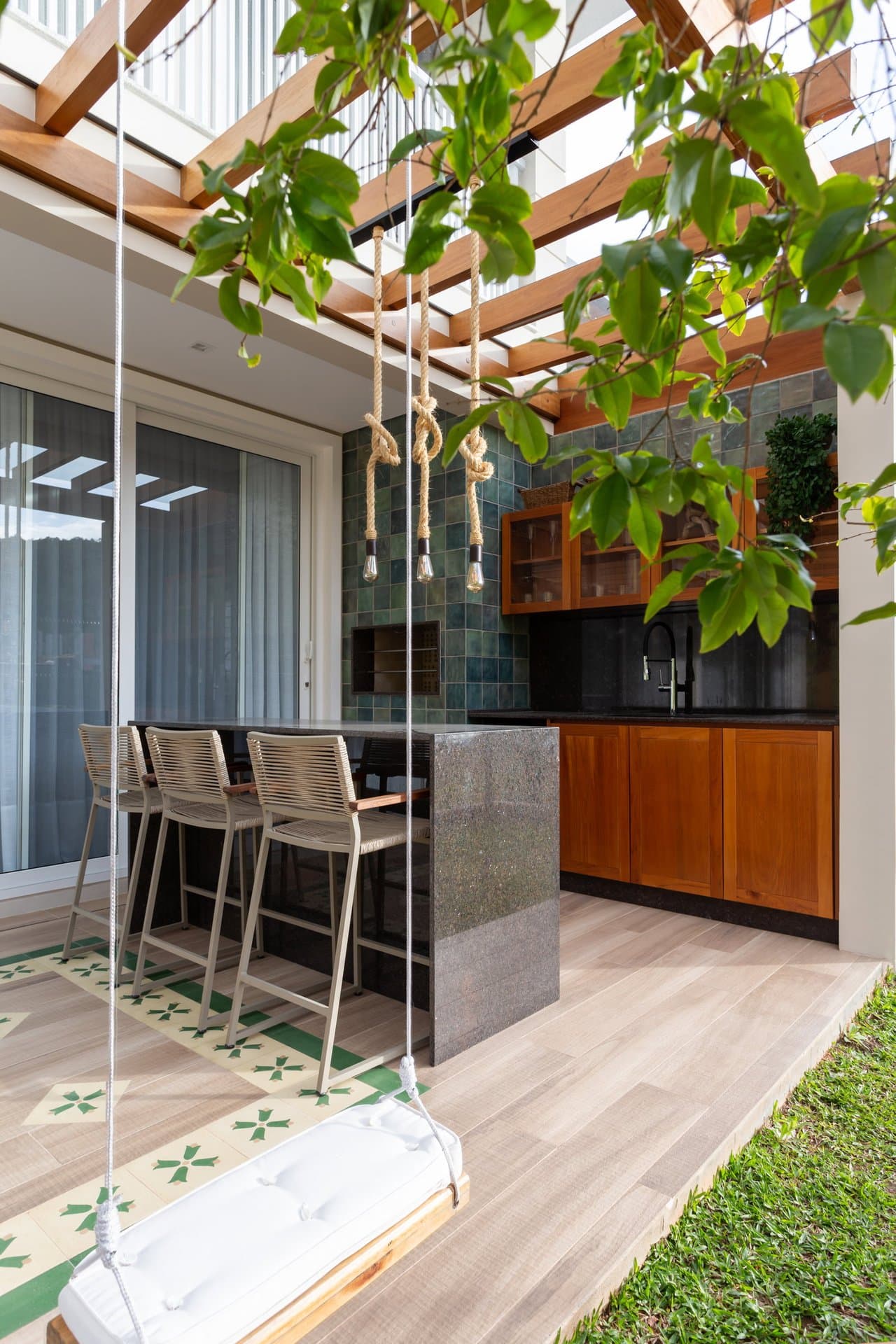 Casa de 4 quartos com 4 suítes e 358 m² em Itajaí