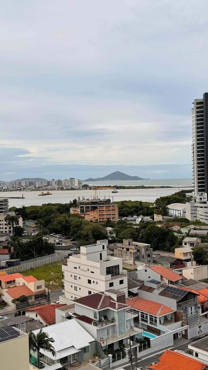 Apartamento de 2 quartos com 2 suítes e 77 m² em Itajaí