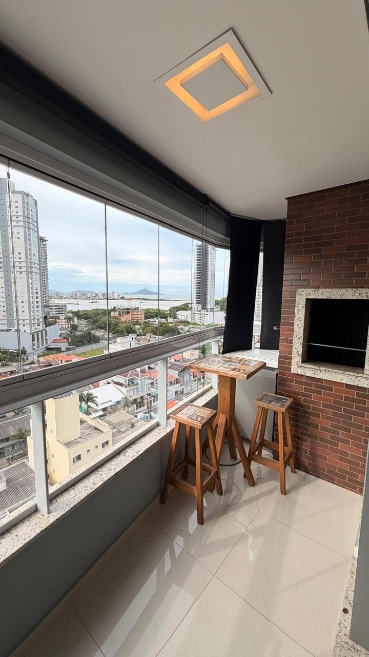 Apartamento de 2 quartos com 2 suítes e 77 m² em Itajaí