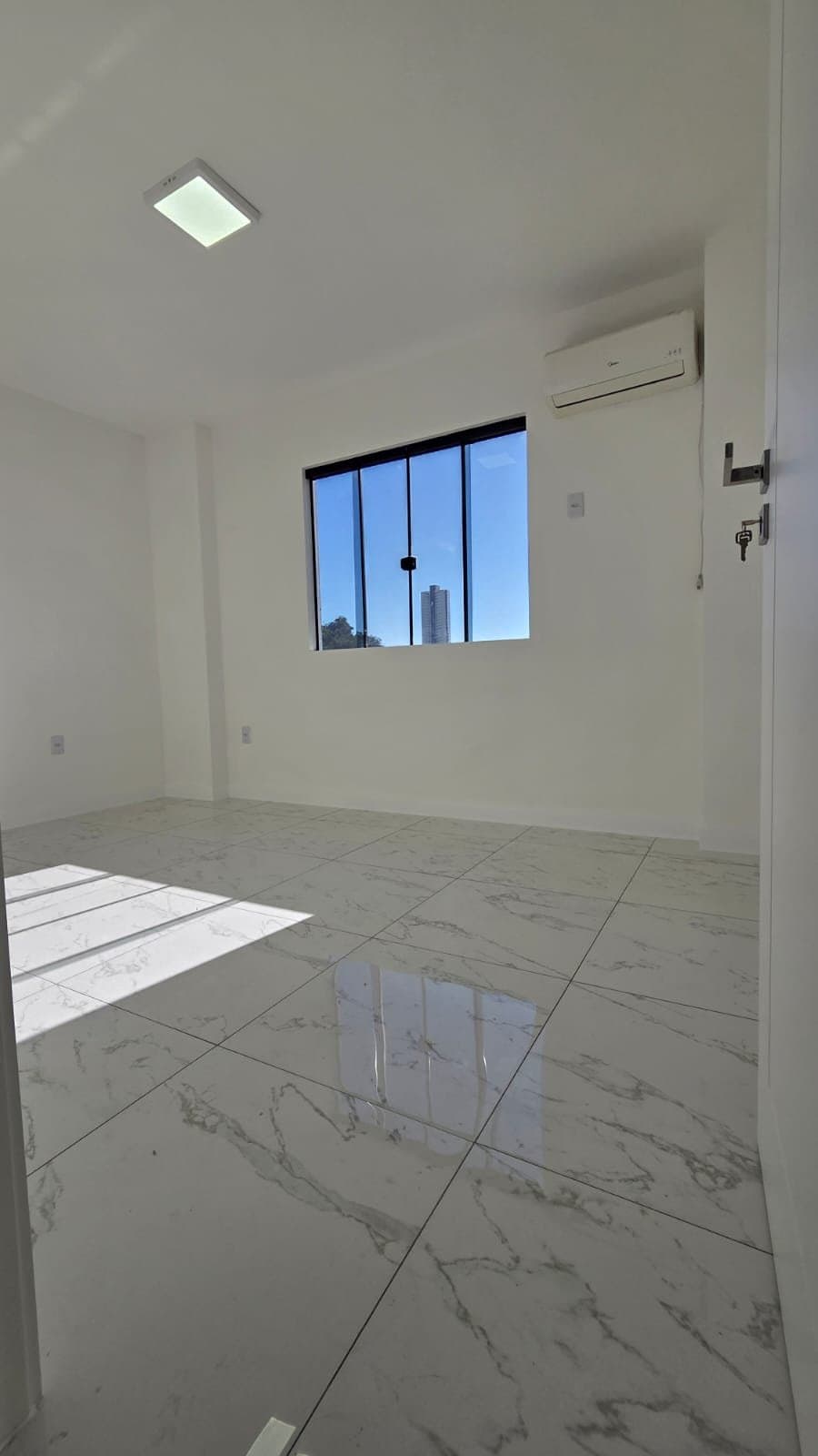 Apartamento de 2 quartos e 85 m² em Itajaí