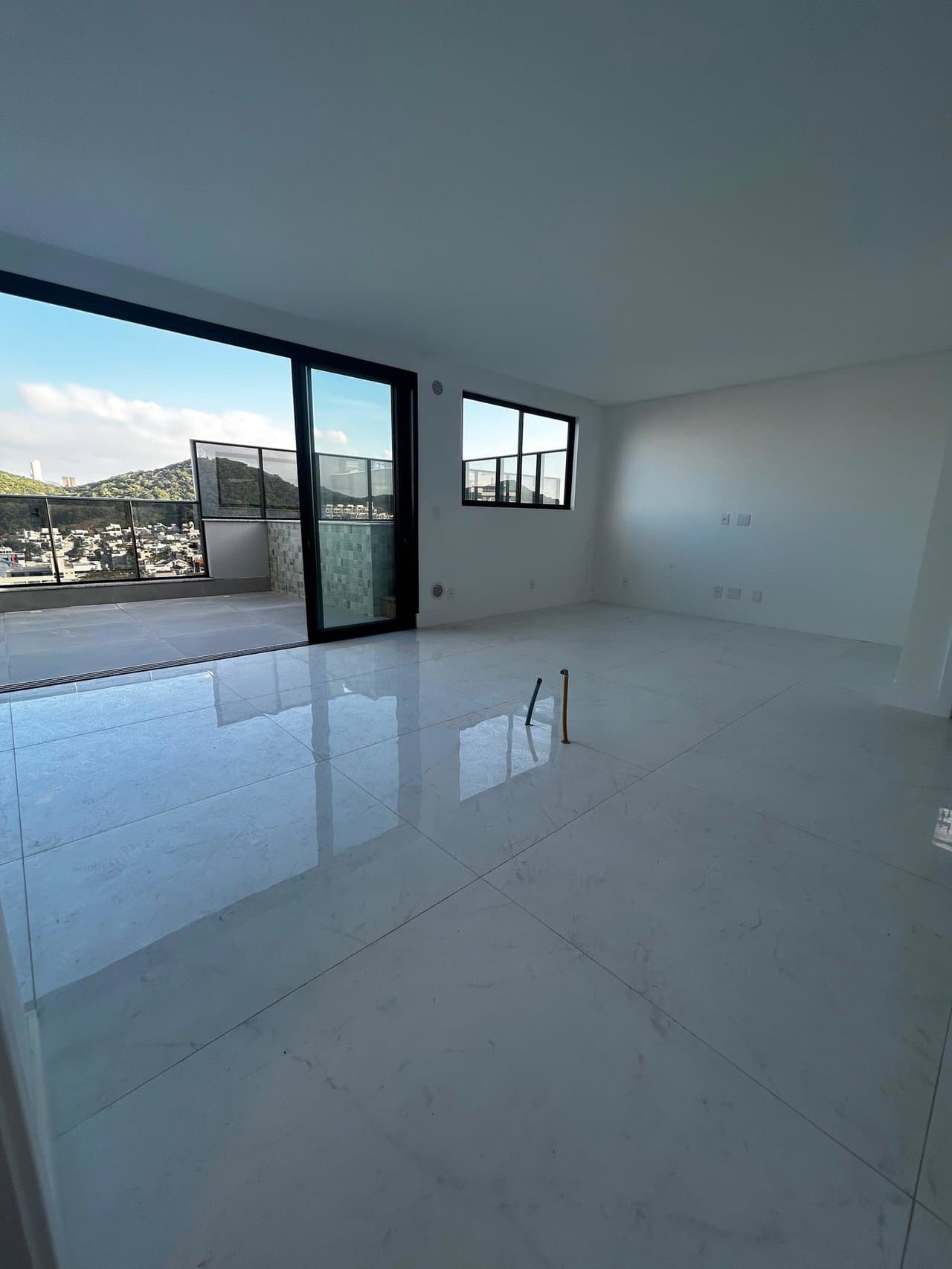 Cobertura de 3 quartos com 3 suítes e 173 m² em Itajaí