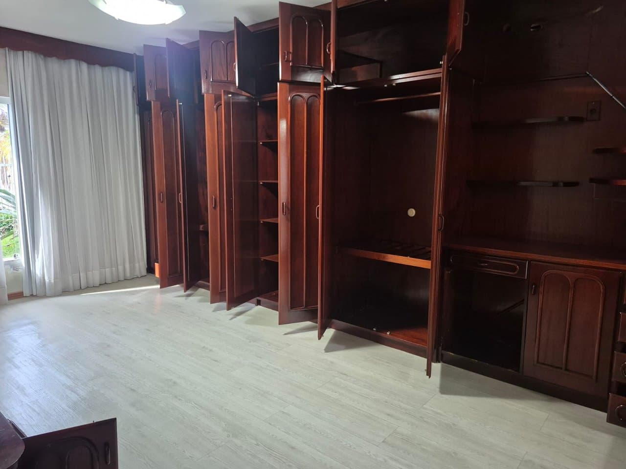 Casa de 3 quartos com 2 suítes e 340 m² em Itajaí