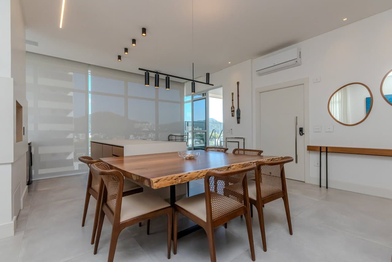 Apartamento de 3 quartos com 3 suítes e 157 m² em Itajaí