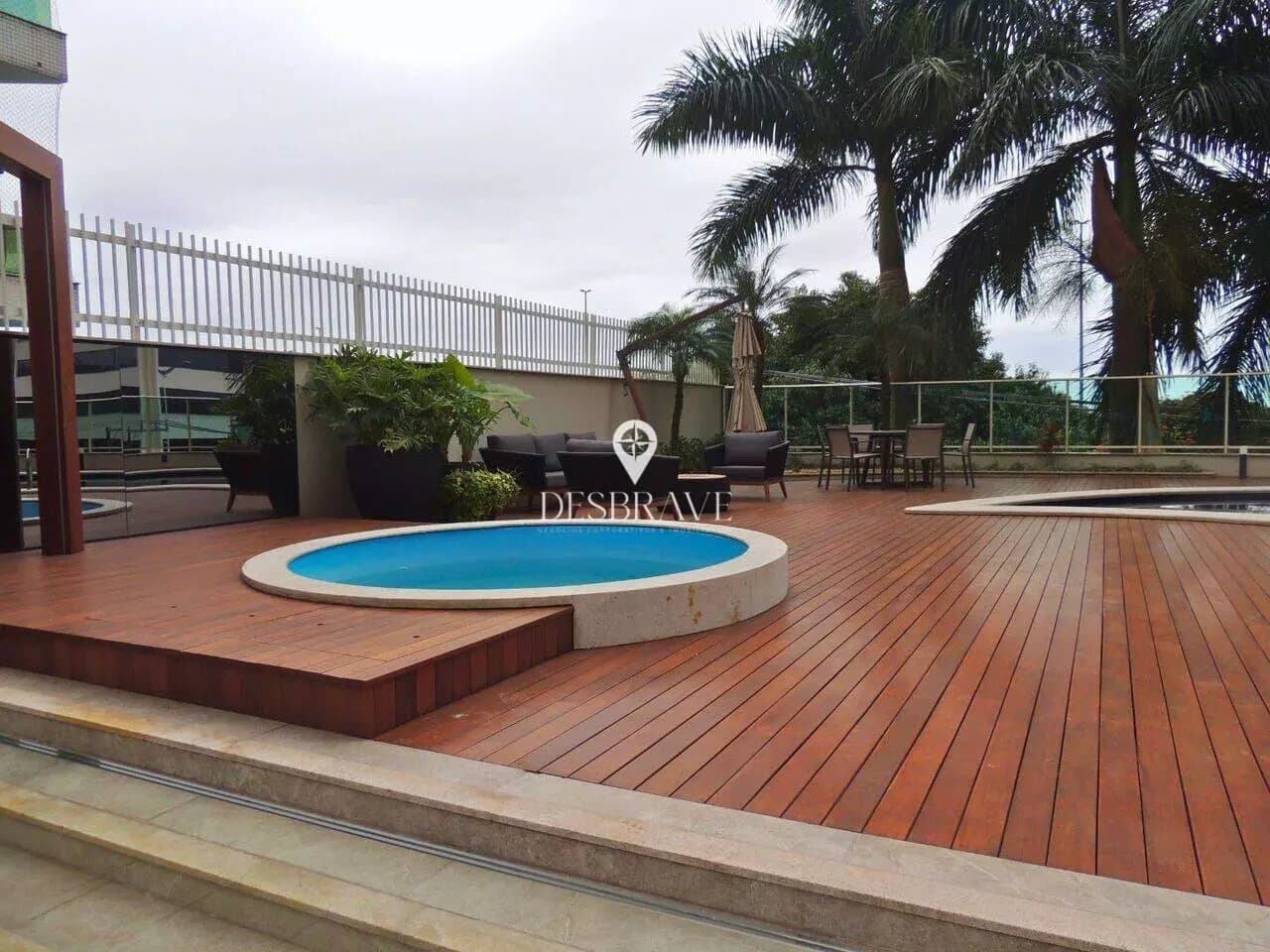 Apartamento de 3 quartos com 2 suítes e 230 m² em Itajaí
