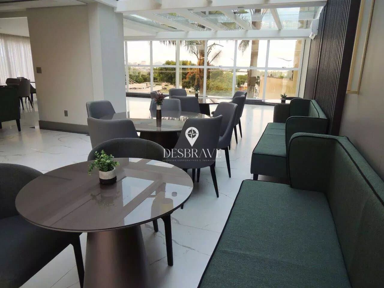 Apartamento de 3 quartos com 2 suítes e 230 m² em Itajaí
