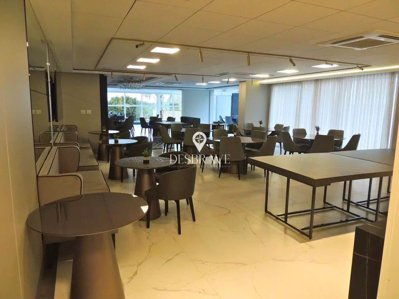 Apartamento de 3 quartos com 2 suítes e 230 m² em Itajaí