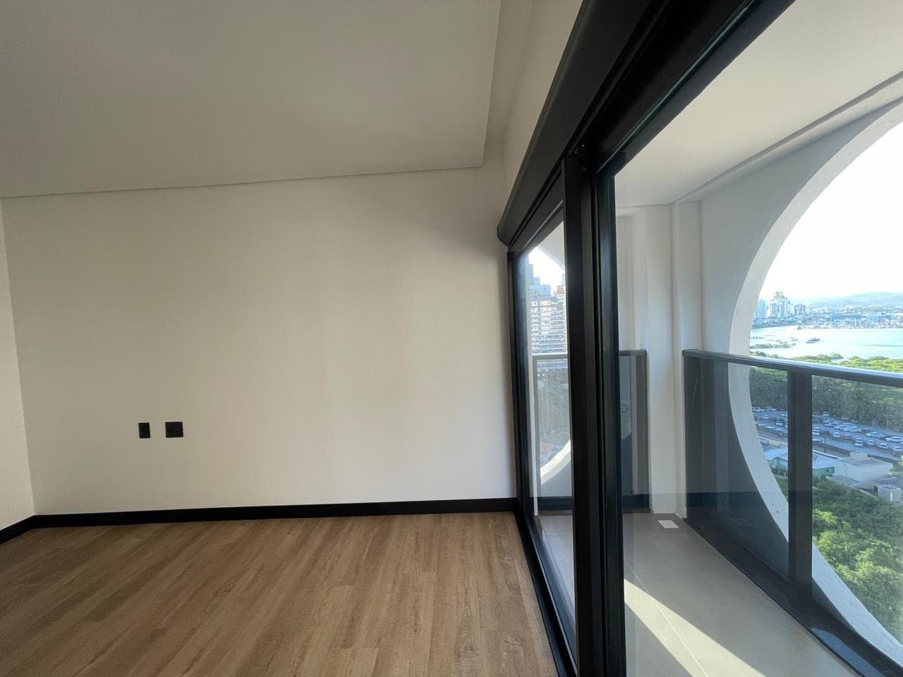 Apartamento de 2 quartos com 2 suítes e 92 m² em Itajaí