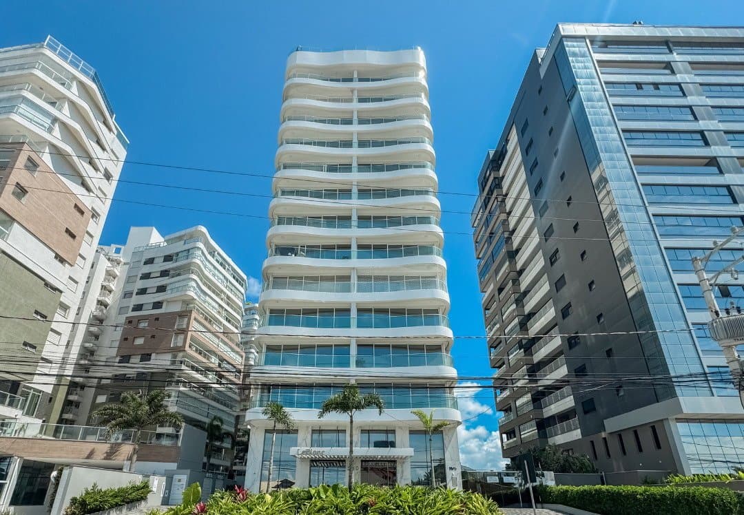 Apartamento de 3 quartos com 3 suítes e 173 m² em Itajaí