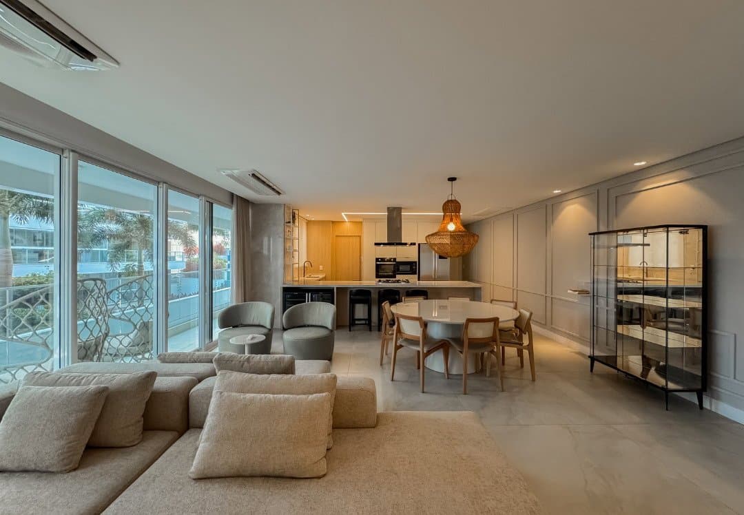 Apartamento de 3 quartos com 3 suítes e 173 m² em Itajaí