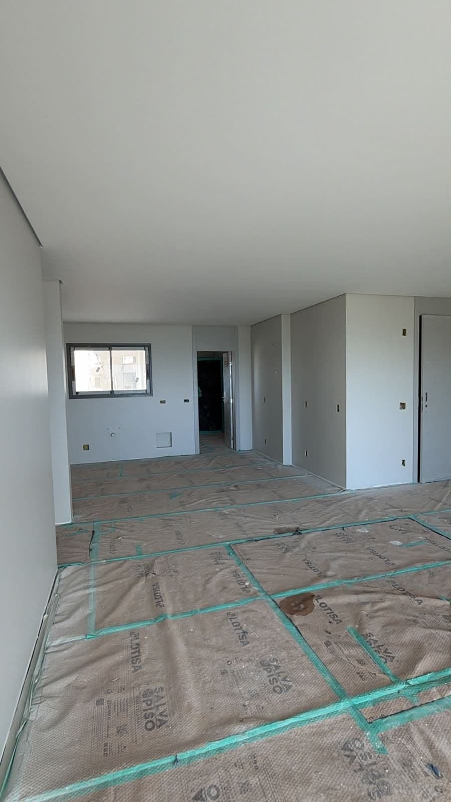 Apartamento de 3 quartos com 3 suítes e 168 m² em Itajaí