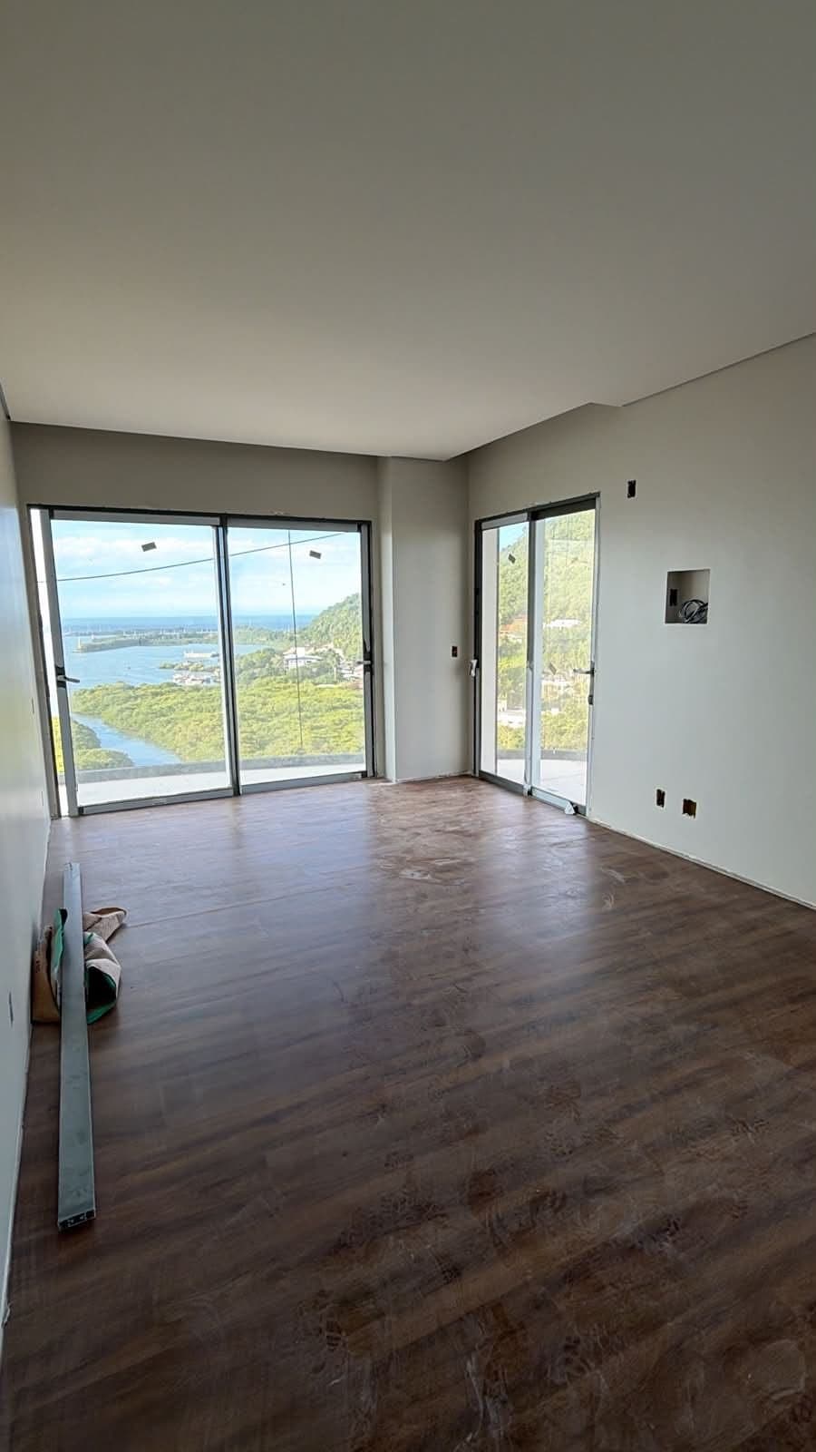 Apartamento de 3 quartos com 3 suítes e 168 m² em Itajaí