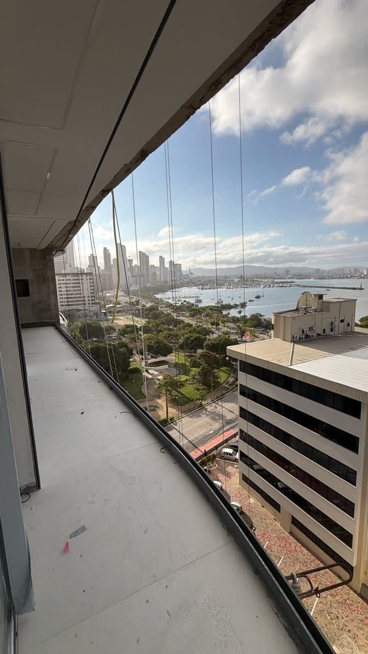 Apartamento de 3 quartos com 3 suítes e 168 m² em Itajaí