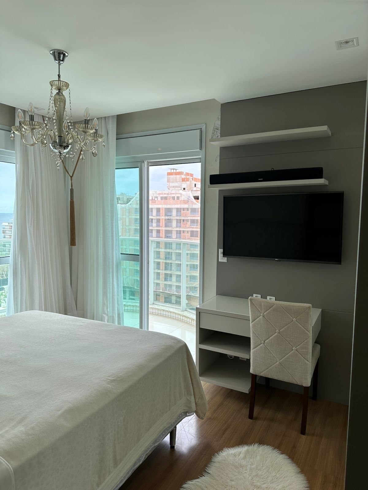Apartamento de 3 quartos com 3 suítes e 160 m² em Itajaí