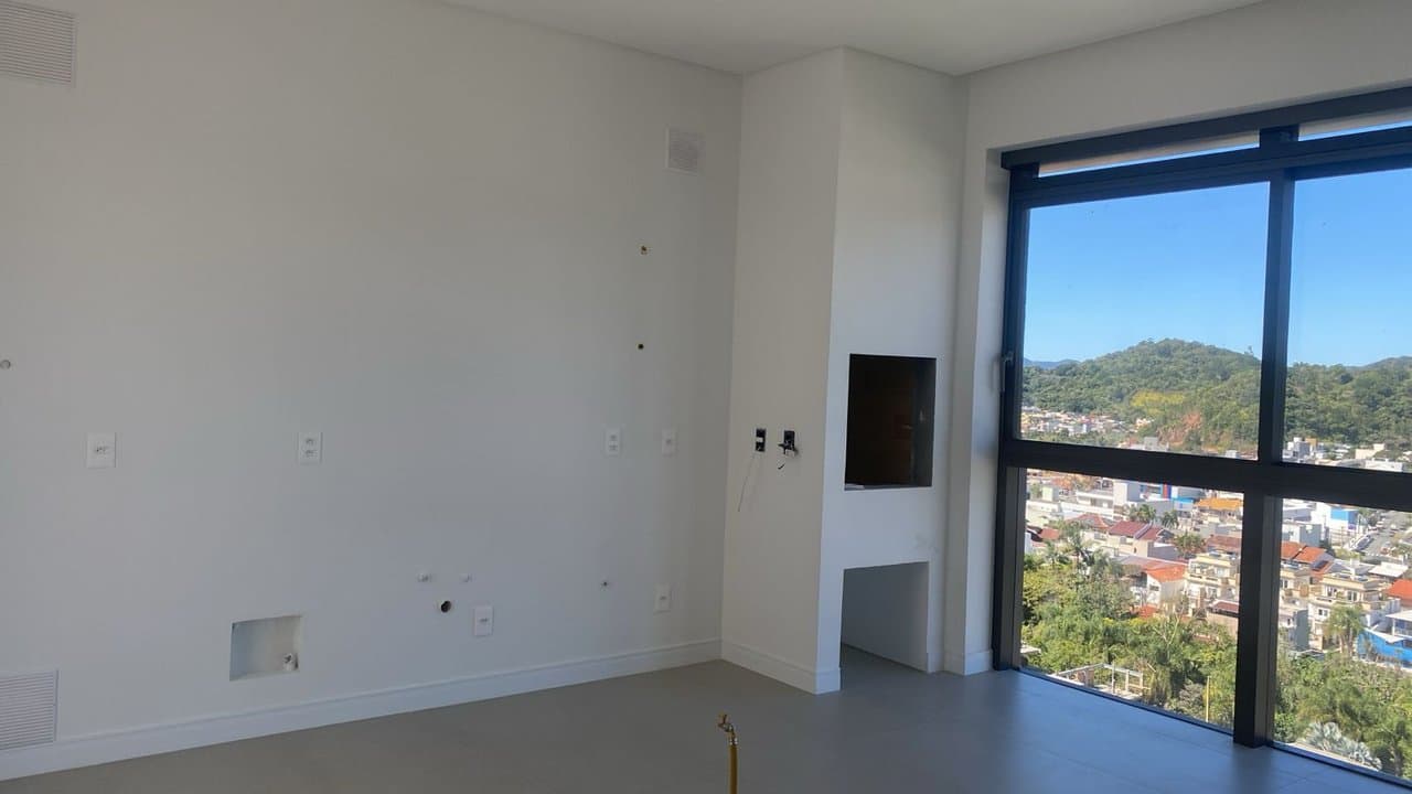 Apartamento de 2 quartos com 2 suítes e 92 m² em Itajaí