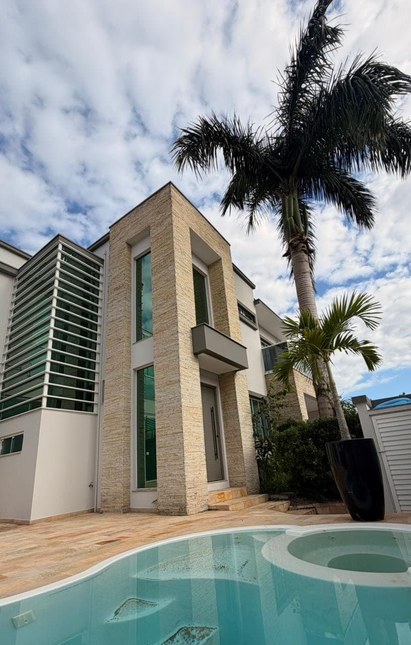 Casa de 2 quartos com 1 suíte e 240 m² em Itajaí