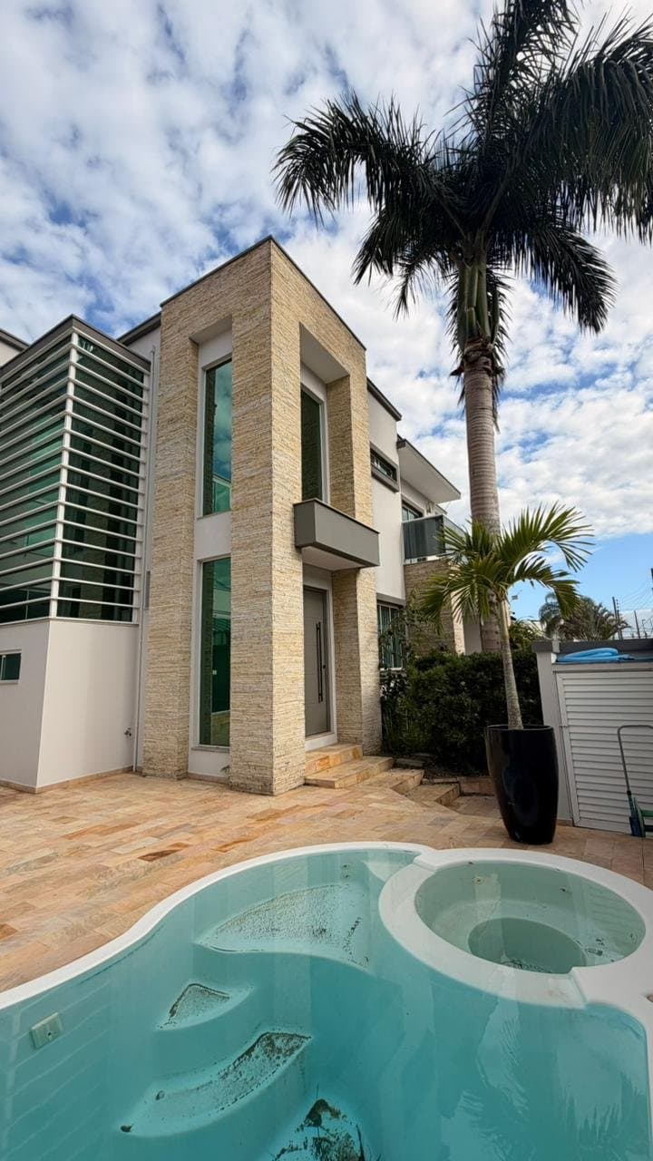 Casa de 2 quartos com 1 suíte e 240 m² em Itajaí