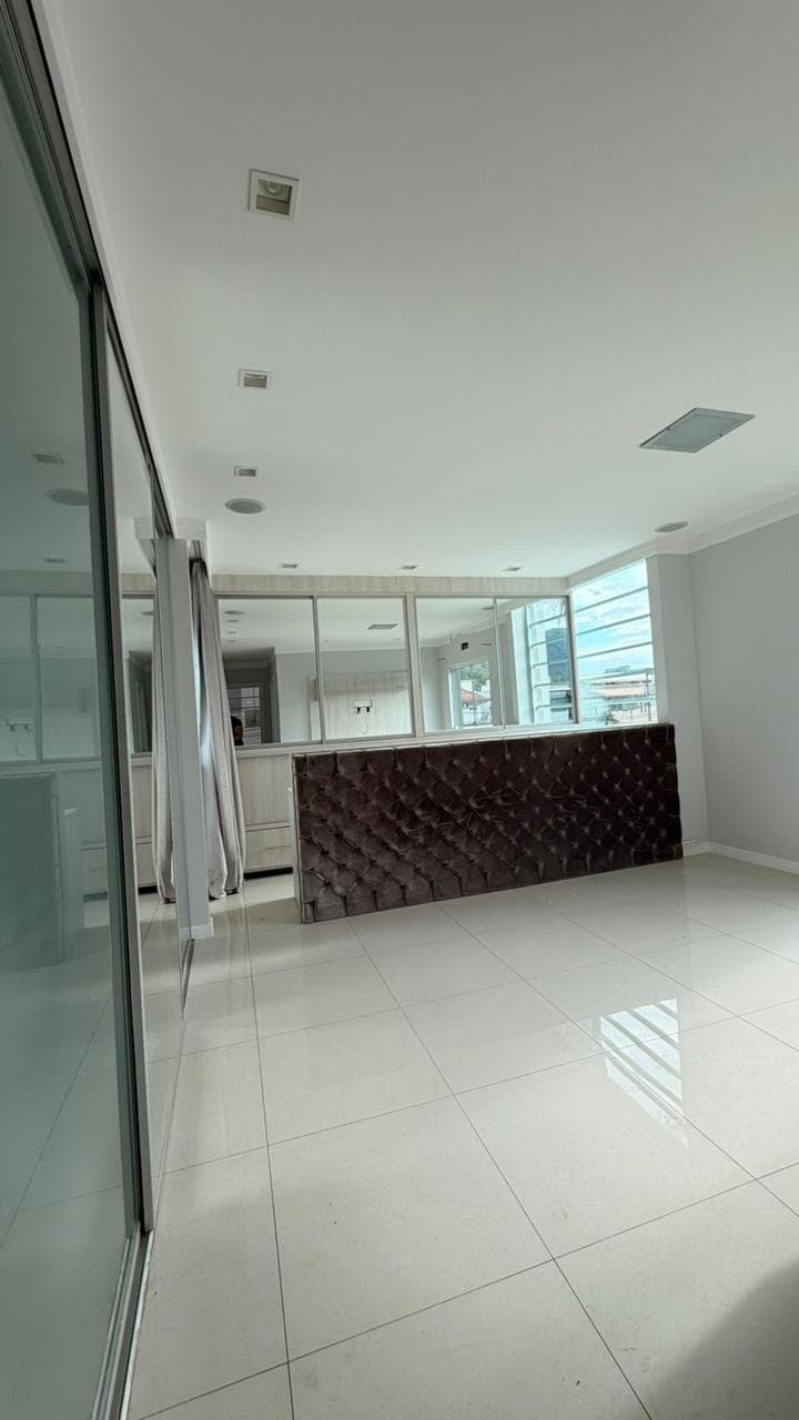 Casa de 2 quartos com 1 suíte e 240 m² em Itajaí