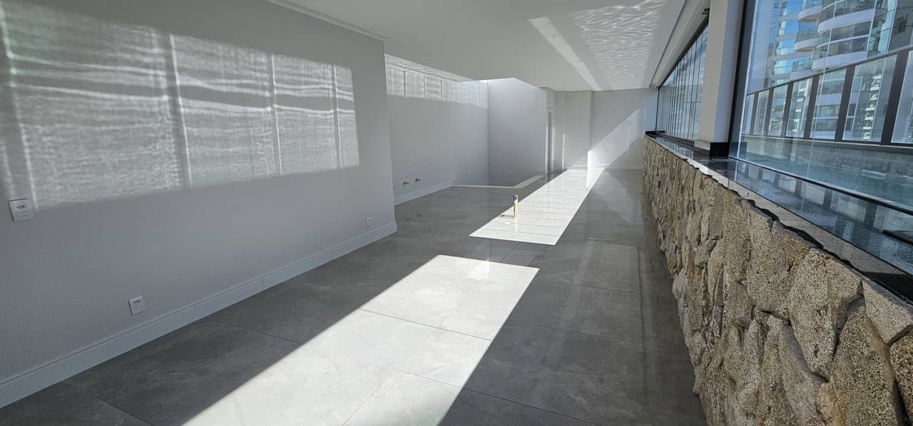 Cobertura de 4 quartos com 4 suítes e 369 m² em Itajaí