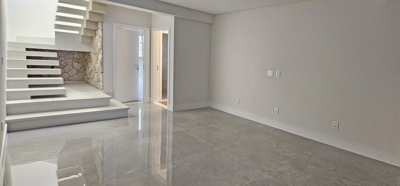 Cobertura de 4 quartos com 4 suítes e 369 m² em Itajaí