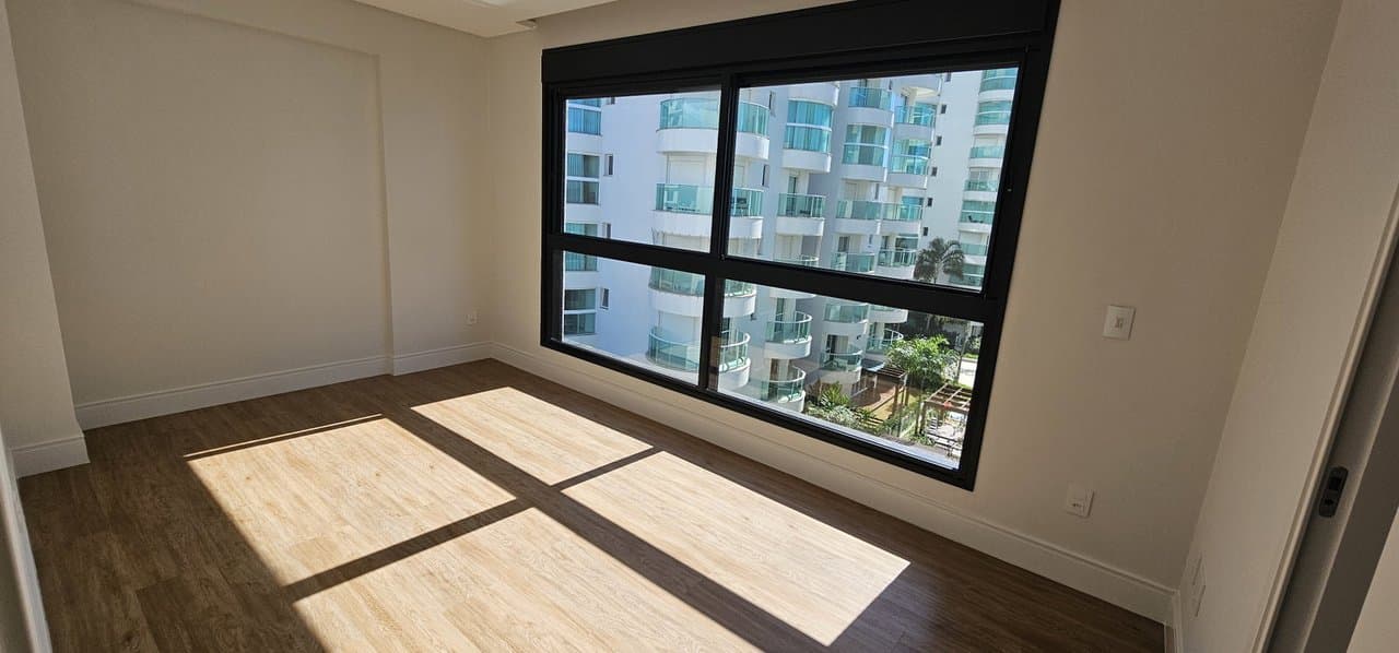Cobertura de 4 quartos com 4 suítes e 369 m² em Itajaí
