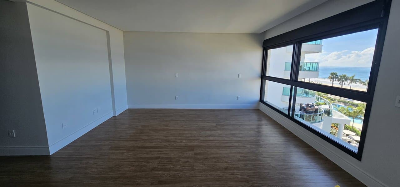 Cobertura de 4 quartos com 4 suítes e 369 m² em Itajaí
