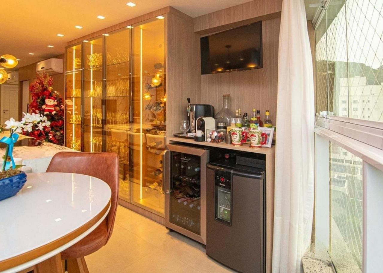 Apartamento de 3 quartos com 3 suítes e 130 m² em Itajaí