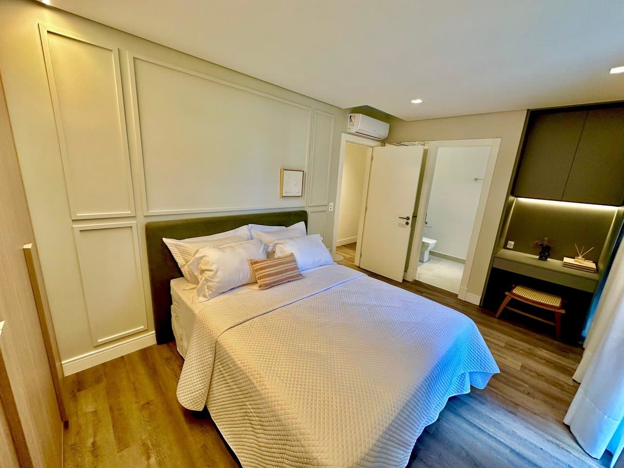 Apartamento de 3 quartos com 3 suítes e 185 m² em Itajaí