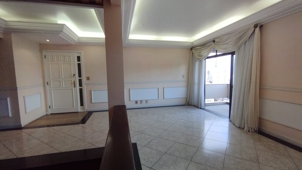 Cobertura de 6 quartos com 5 suítes e 548 m² em Itajaí
