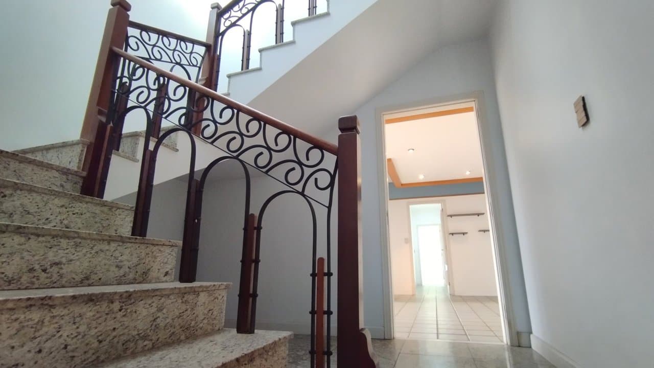 Cobertura de 6 quartos com 5 suítes e 548 m² em Itajaí