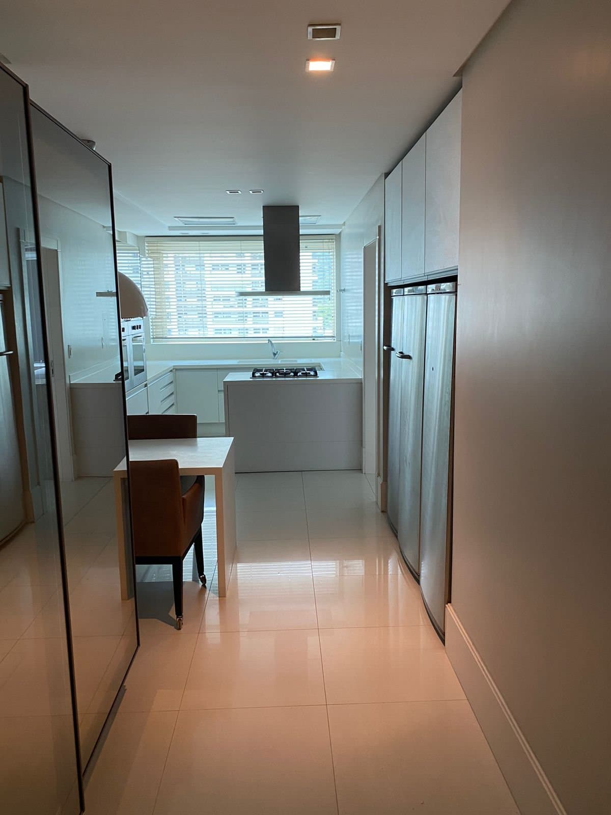 Apartamento de 3 quartos com 3 suítes e 231 m² em Itajaí