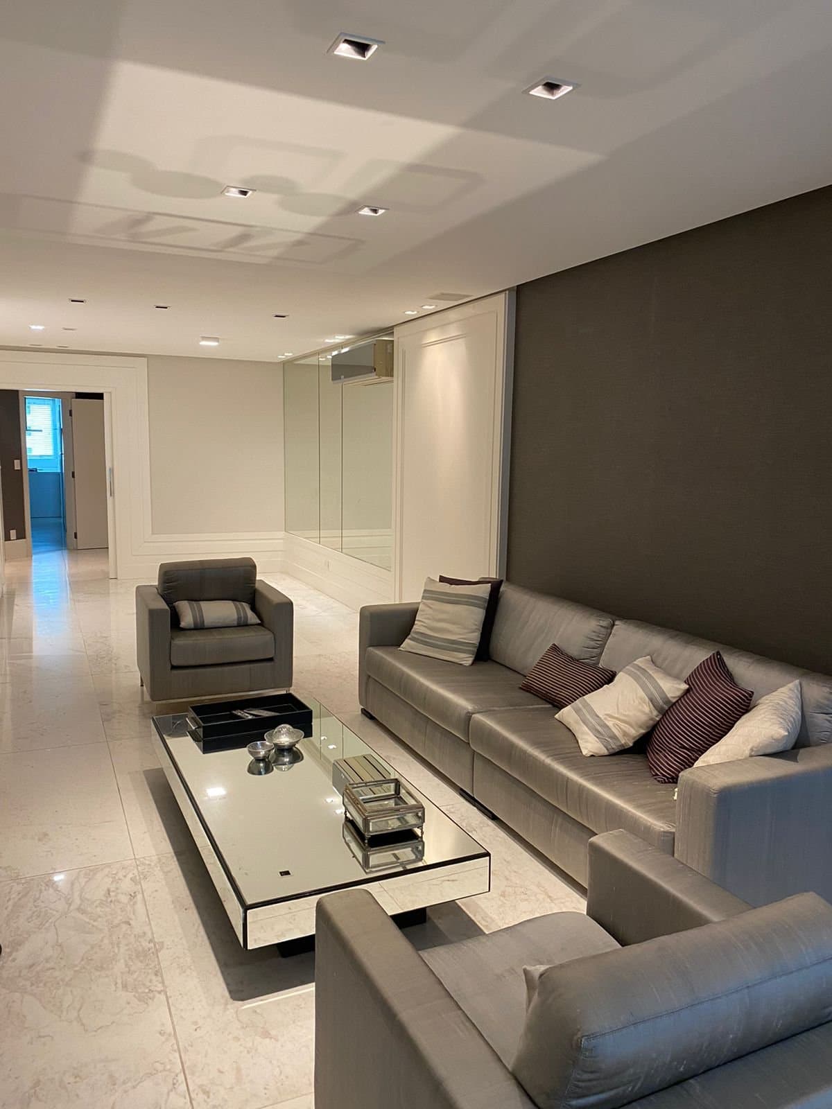 Apartamento de 3 quartos com 3 suítes e 231 m² em Itajaí