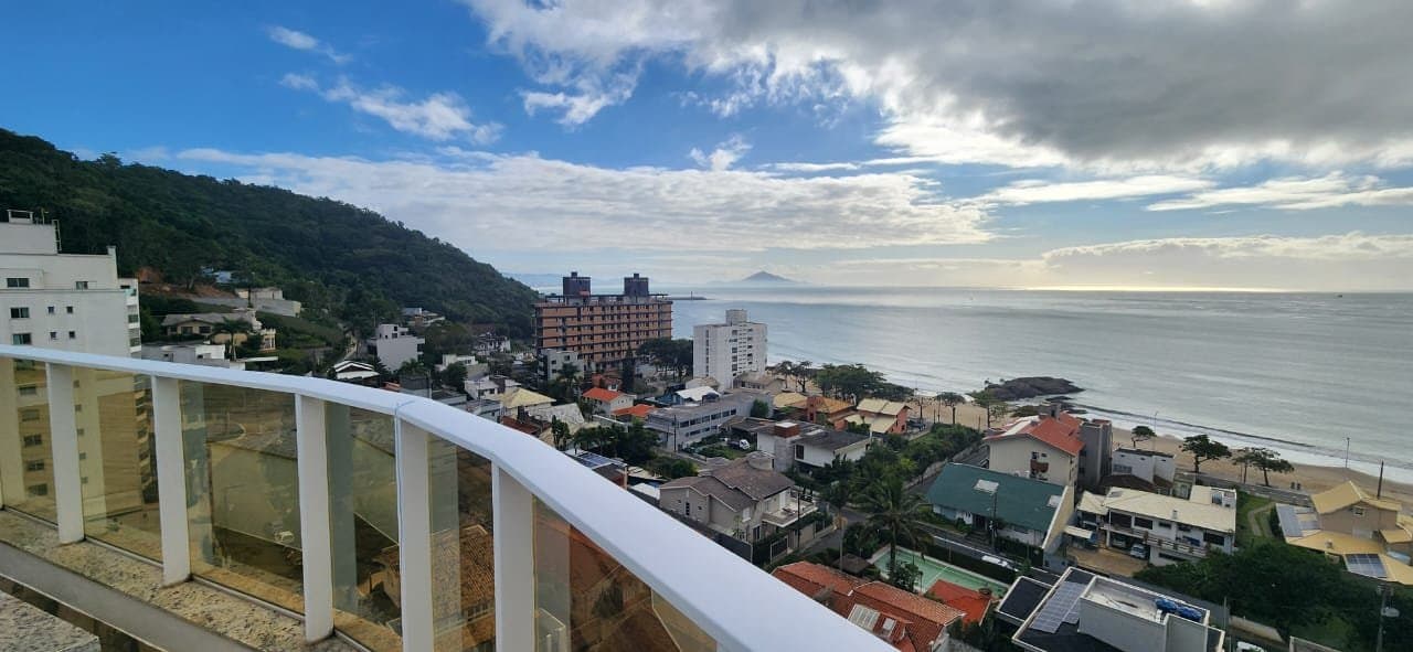Apartamento de 4 quartos com 4 suítes e 276 m² em Itajaí