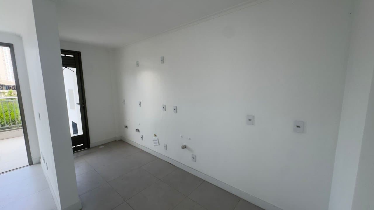 Apartamento de 2 quartos e 81 m² em Itajaí