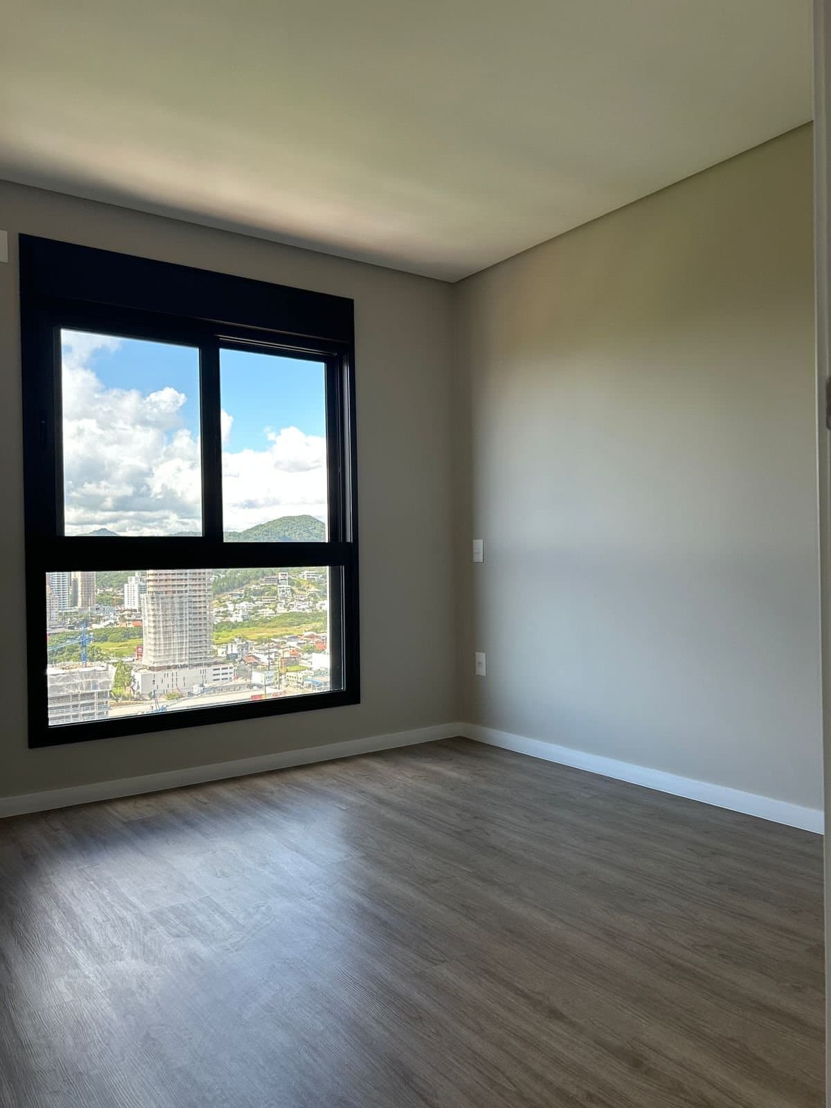 Apartamento de 3 quartos com 3 suítes e 121 m² em Itajaí