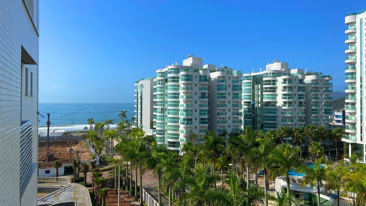 Apartamento de 4 quartos com 4 suítes e 180 m² em Praia Brava , Itajaí
