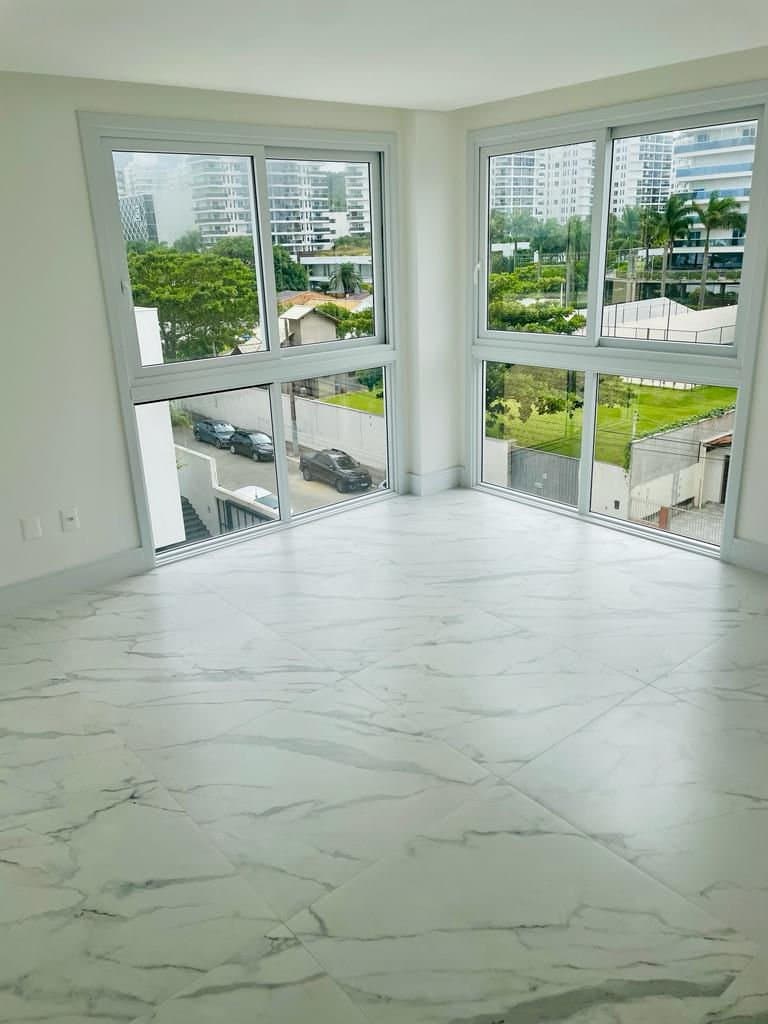 Apartamento de 3 quartos com 2 suítes e 110 m² em Praia Brava , Itajaí