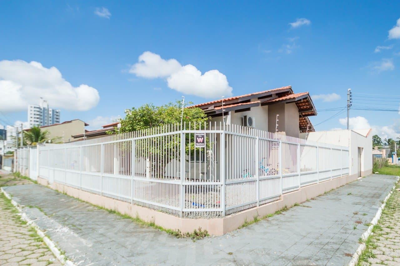 Casa de 3 quartos com 1 suíte e 103 m² em Dom Bosco, Itajaí