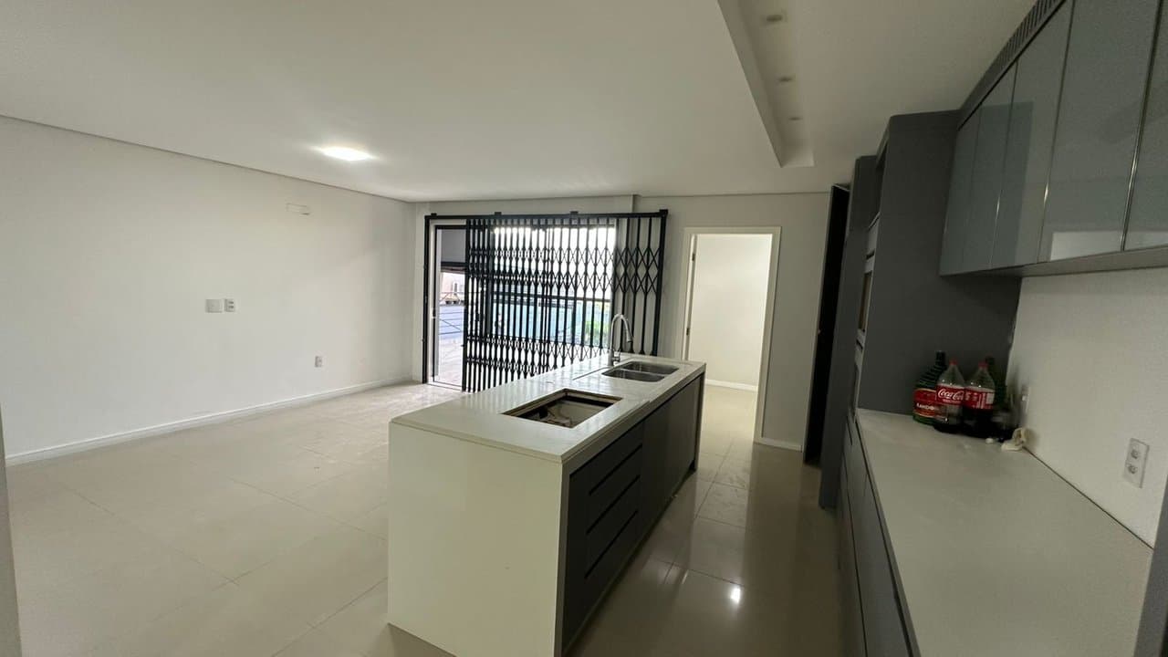 Casa de 3 quartos com 2 suítes e 172 m² em São José