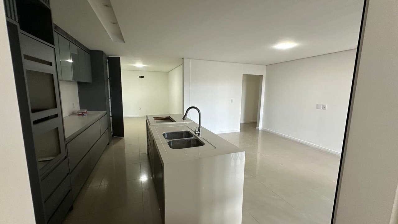 Casa de 3 quartos com 2 suítes e 172 m² em São José