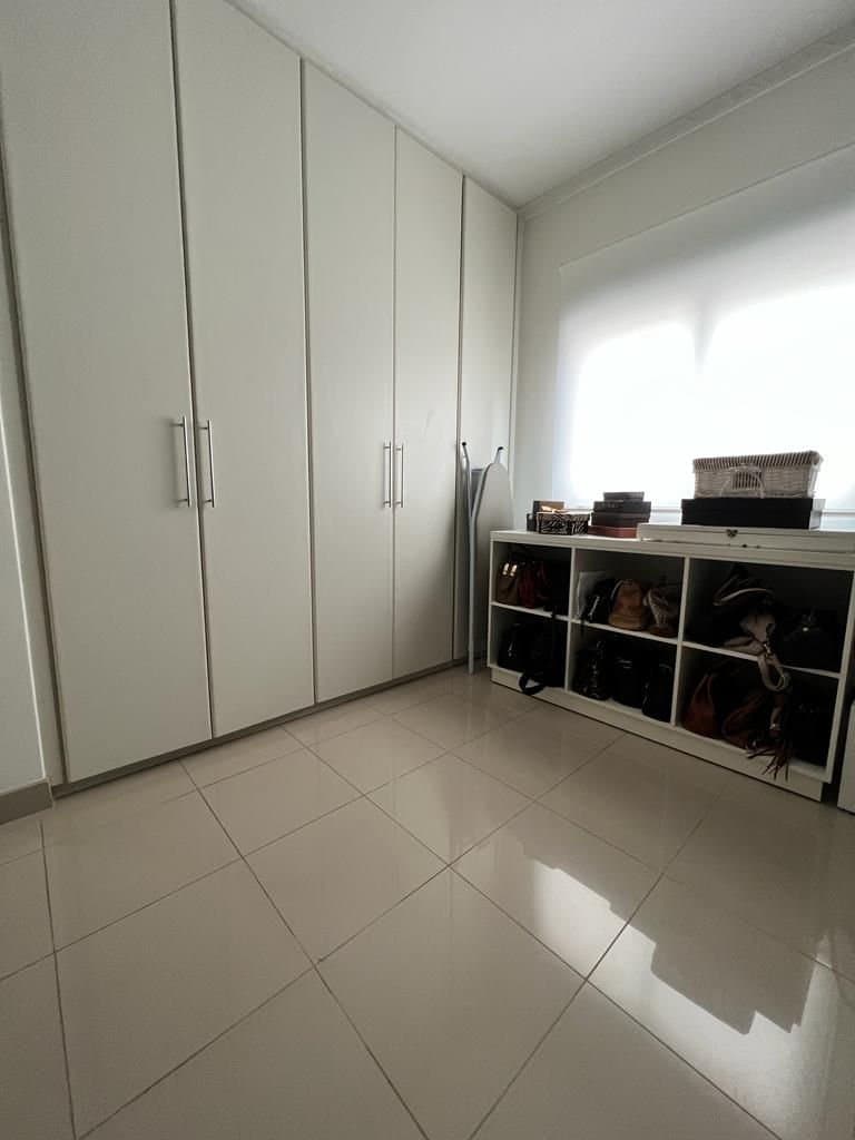 Casa de 3 quartos com 2 suítes e 241 m² em Barreiros, São José