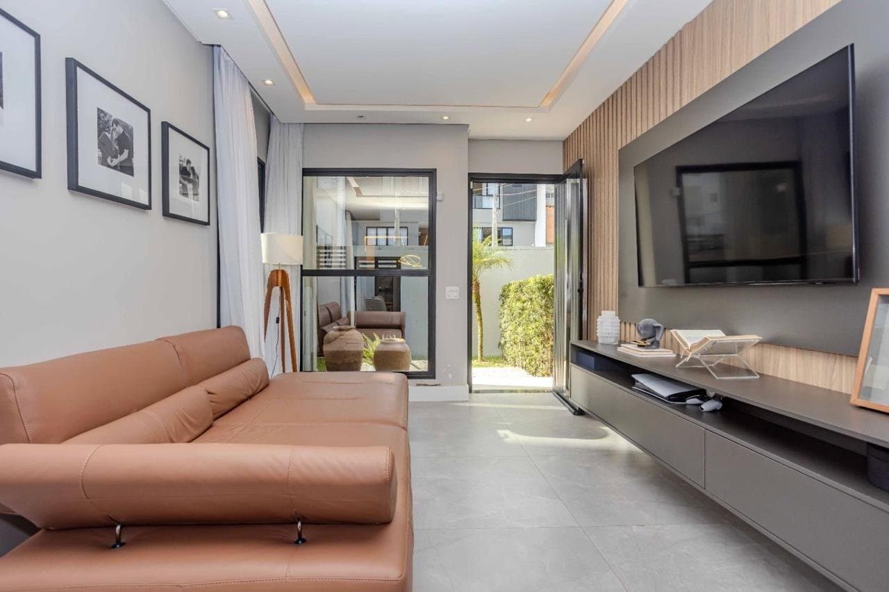 Casa de 2 quartos com 2 suítes e 157 m² em Camboriú