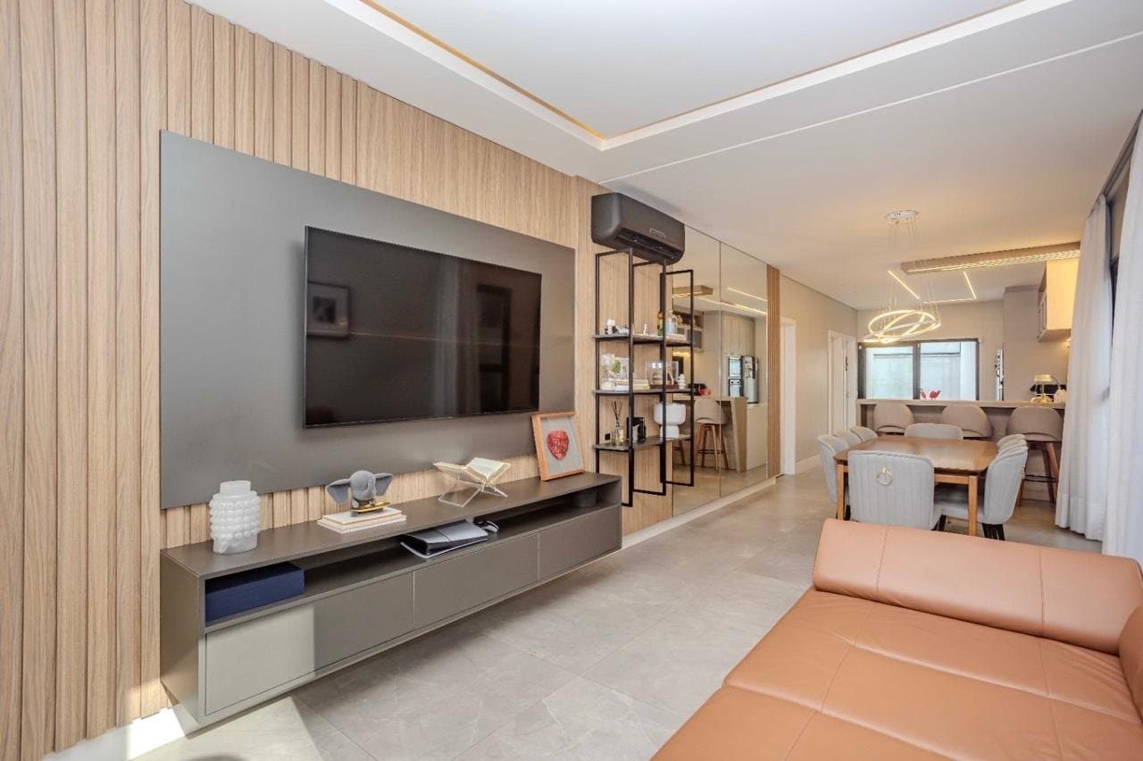 Casa de 2 quartos com 2 suítes e 157 m² em Camboriú
