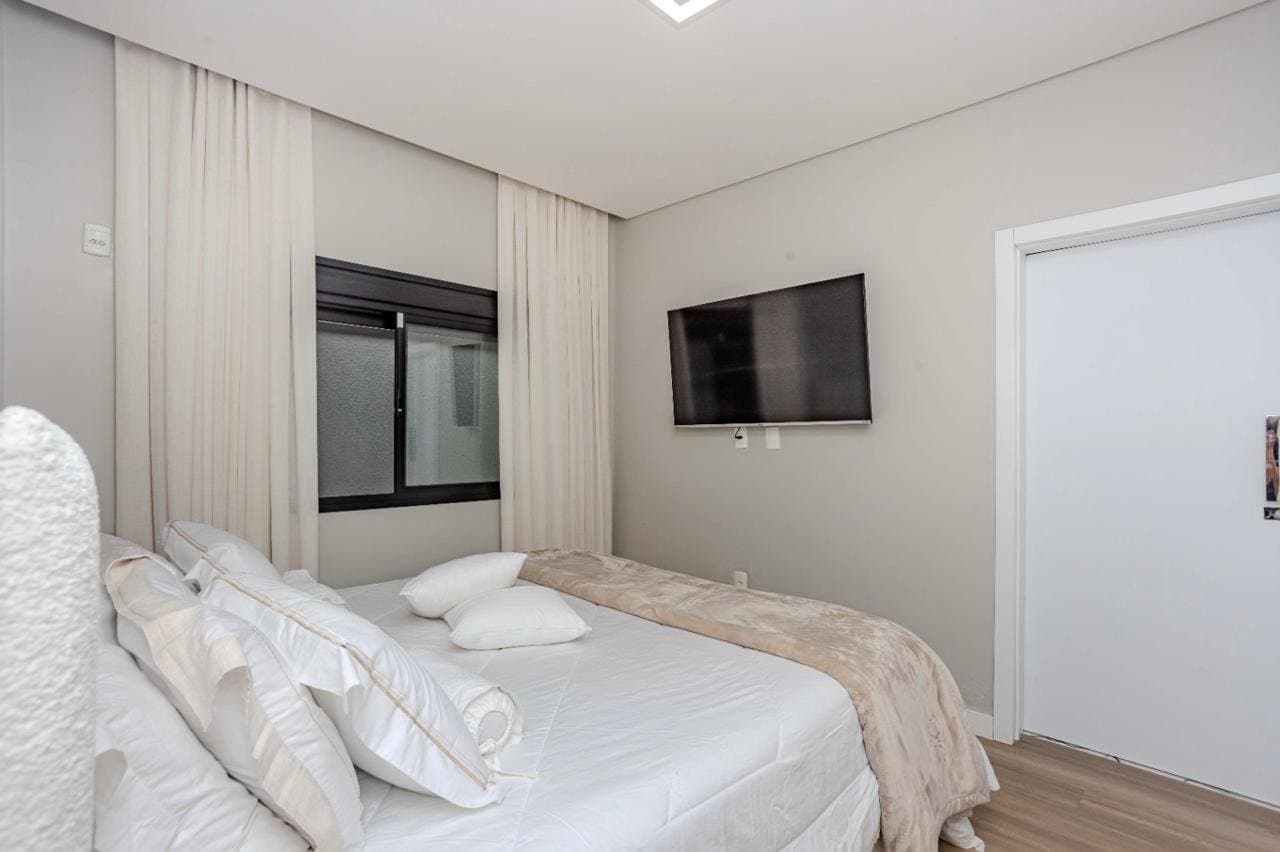Casa de 2 quartos com 2 suítes e 157 m² em Camboriú